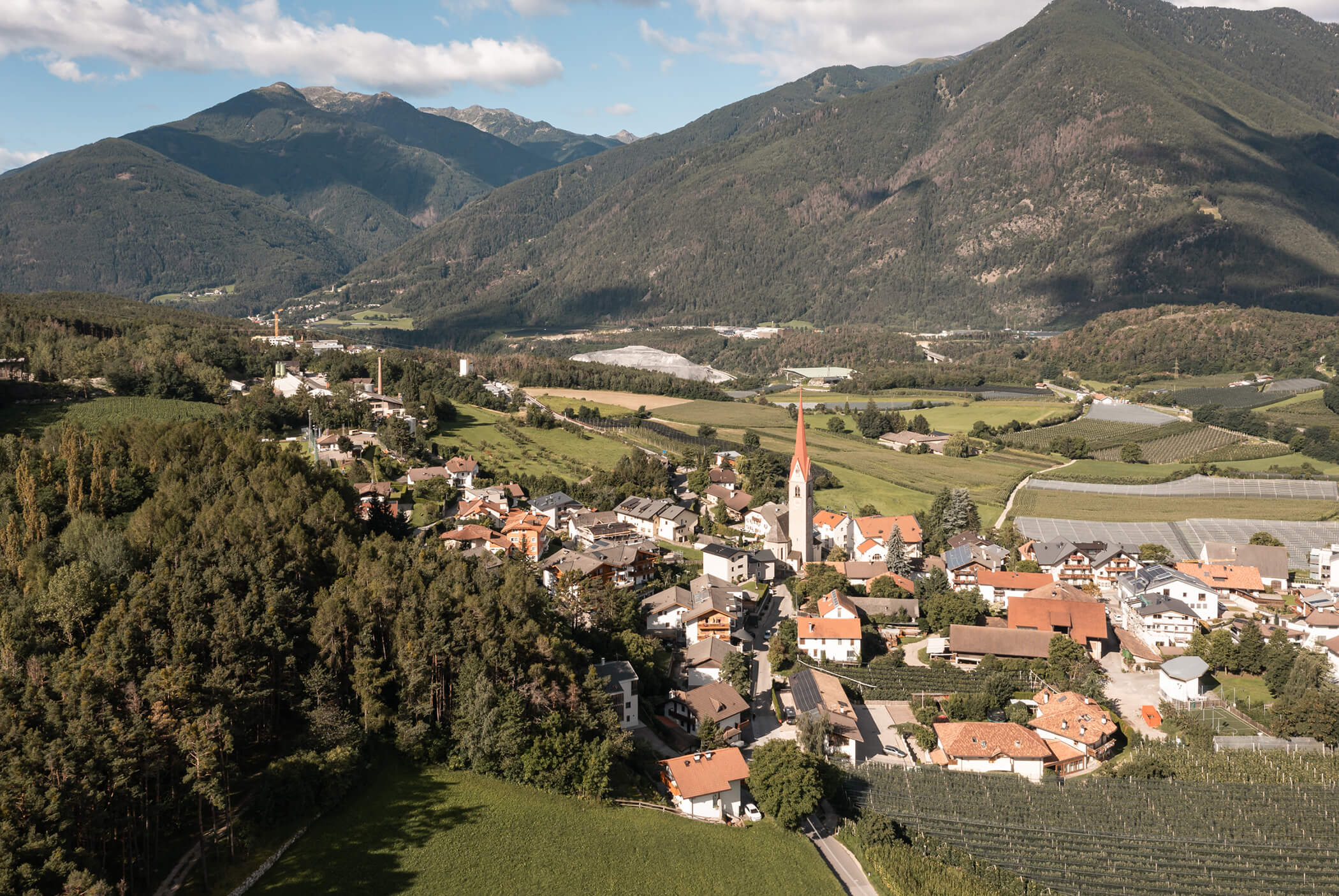 The village of Naz-Sciaves in summer from above - Schirmerhof